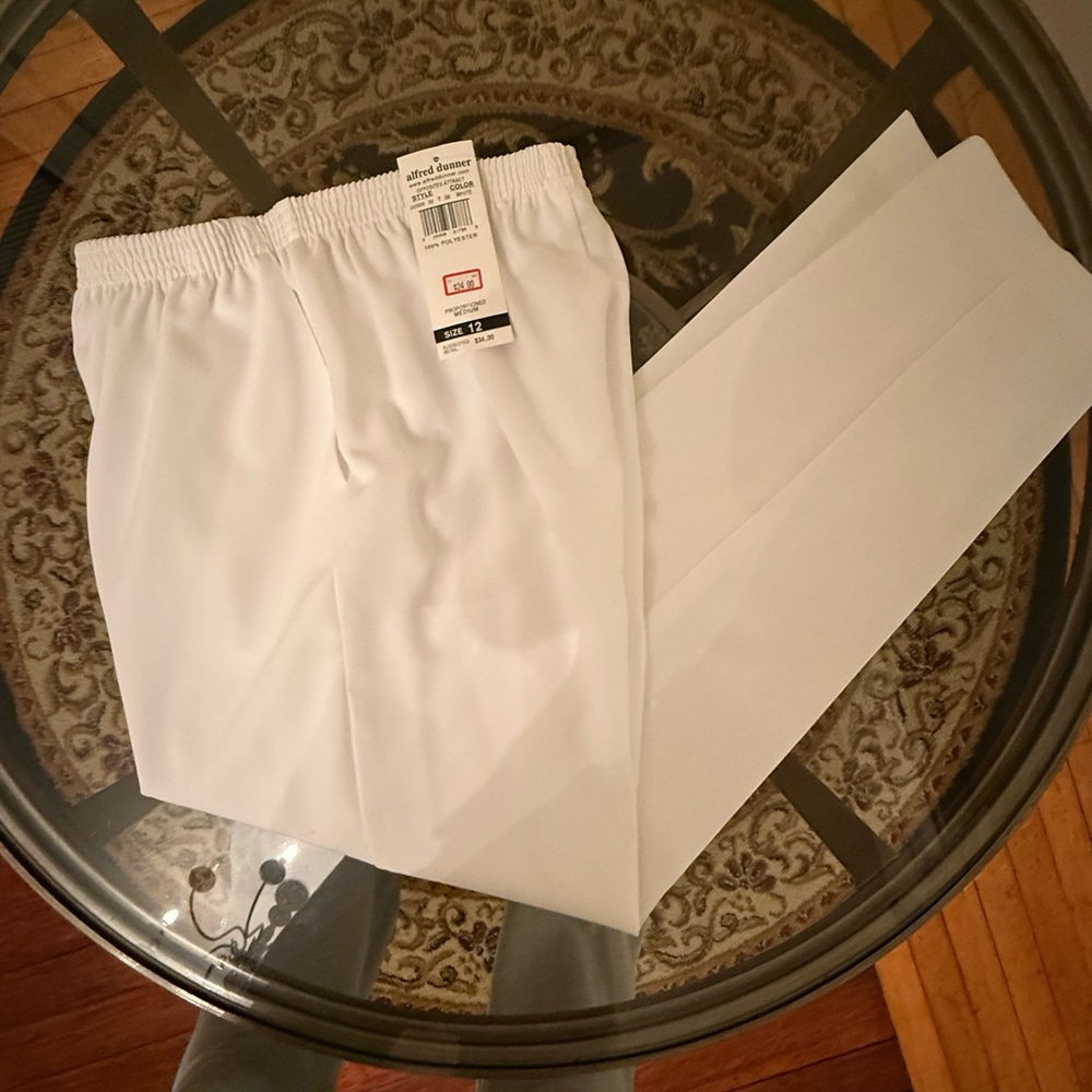 NWT ALFRED DUNNER WOMENS WHITE ELASTIC WAIST PANTS 

WOMENS SIZE 12 🤍